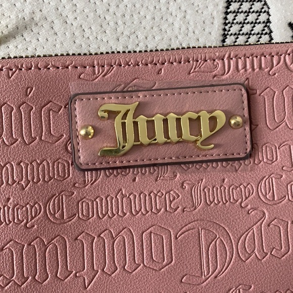 Juicy Couture All Out Of Love Wristlet - Picture 2 of 9